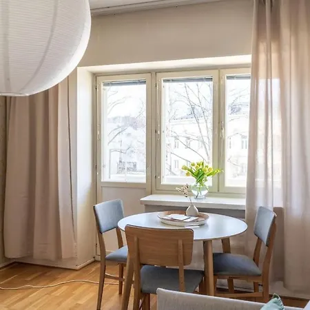 Appartamento 2-bedroom, Steps From The Metro! *