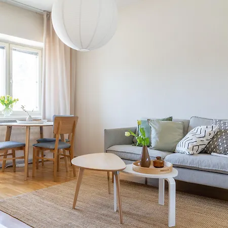 Apartman 2-bedroom, Steps From The Metro! Helsinki