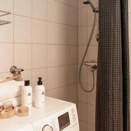 2-bedroom, Steps From The Metro! * Helsinki