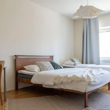 2-bedroom, Steps From The Metro!