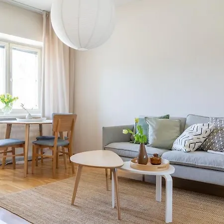 Apartment 2-bedroom, Steps From The Metro!