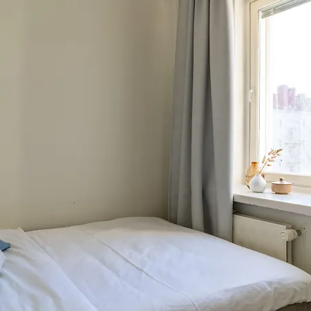 Apartment 2-bedroom, Steps From The Metro! Helsinki